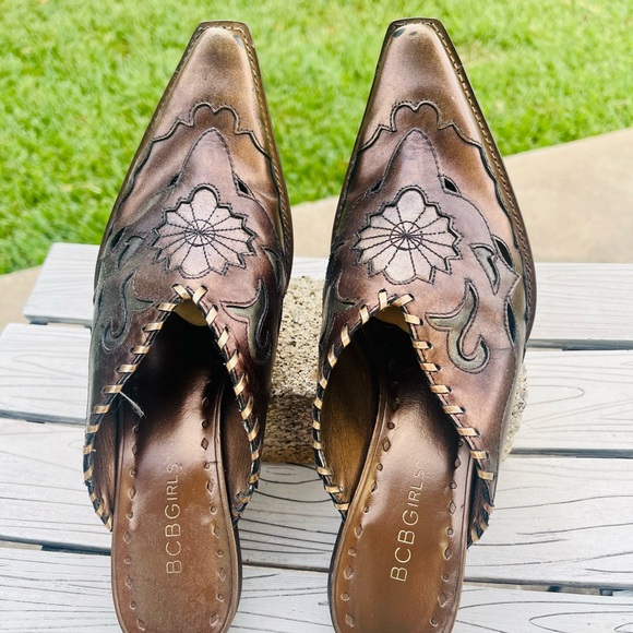 BCBG Western Mules Vintage Metallic Bronze in Box Size 6.5 Women’s - Picture 2 of 11